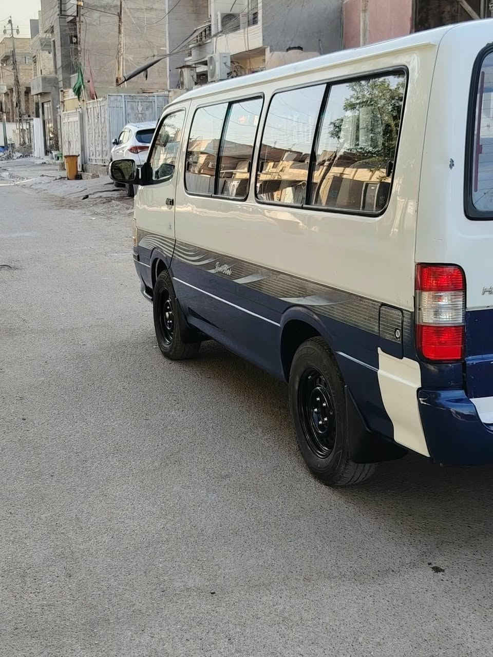 سلام عليكم جنبي شرطية موديل 2014 مكفولة كفالة عامة من صبغ وضربه رقم بغداد انكليزي بسمي سنوية 28 دوشمة حدادية مكينة لا تبخير لا تنقيص العنوان بغداد رقم هاتف ***********
