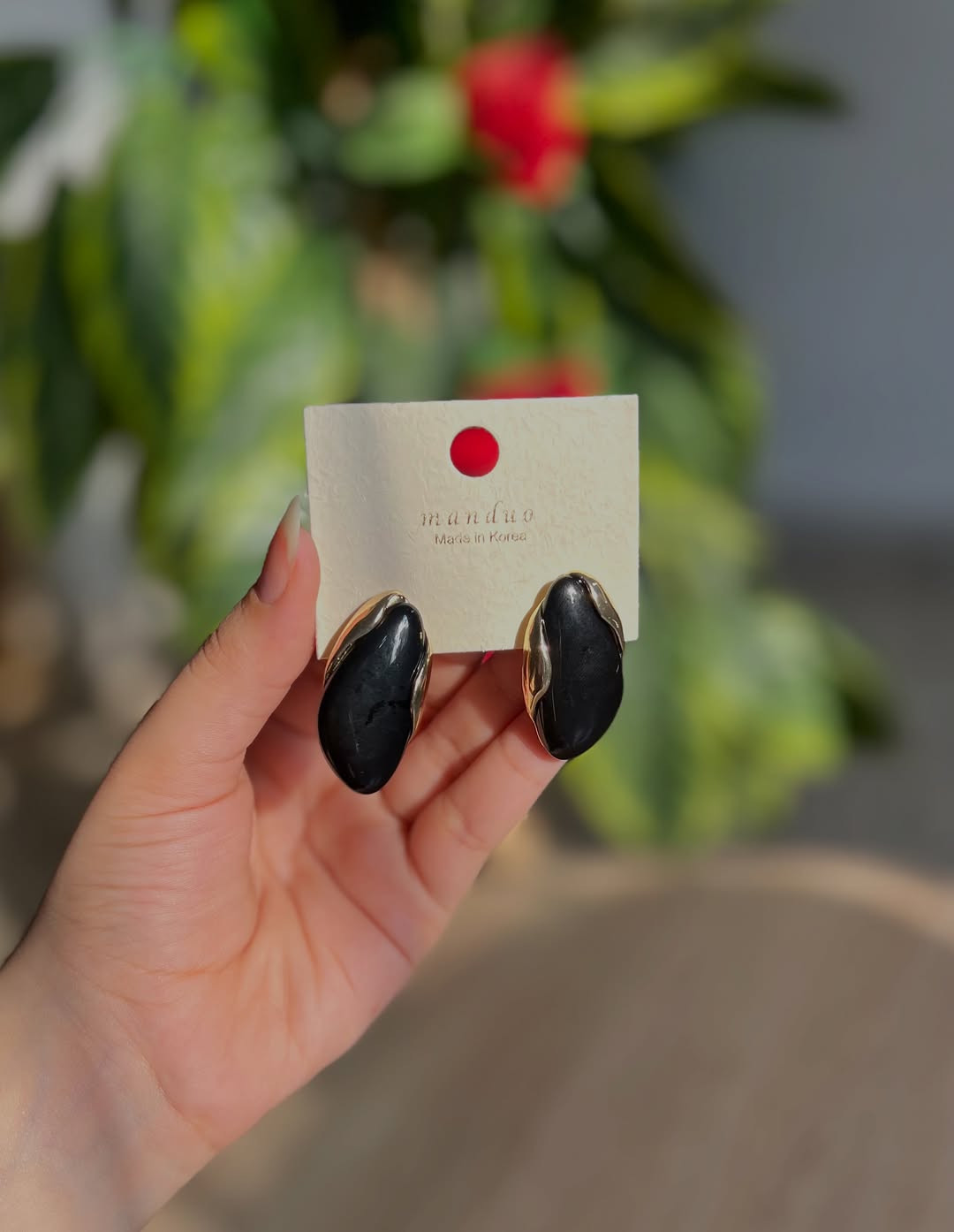 الالوان تاخذ العقل🥺🎀

نص مكتوب في الصور:
- مو تراجي حلويات هاي 🥺🎀
- اقلبي للموديلات 🦋✨