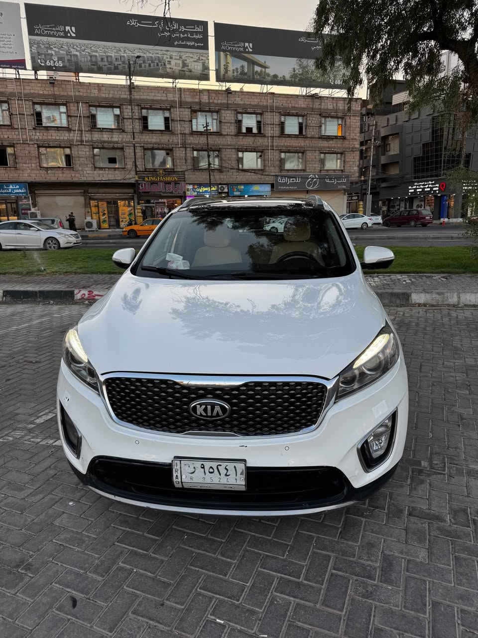 كيا سورنتو 2017 رقم بغداد بأسمي خليجي ستة سلندر v6  7 راكب 3 قطع تبريد فول مواصفات بنوراما مري شفط شاشة جبيرة مري شفط حساسات تخم تاير جديد حدادية جديدة باتري جديد بيها صبغ قطع ابيع حزام مكان السيارة كربلاء 
*********** كربلاء, العراق

