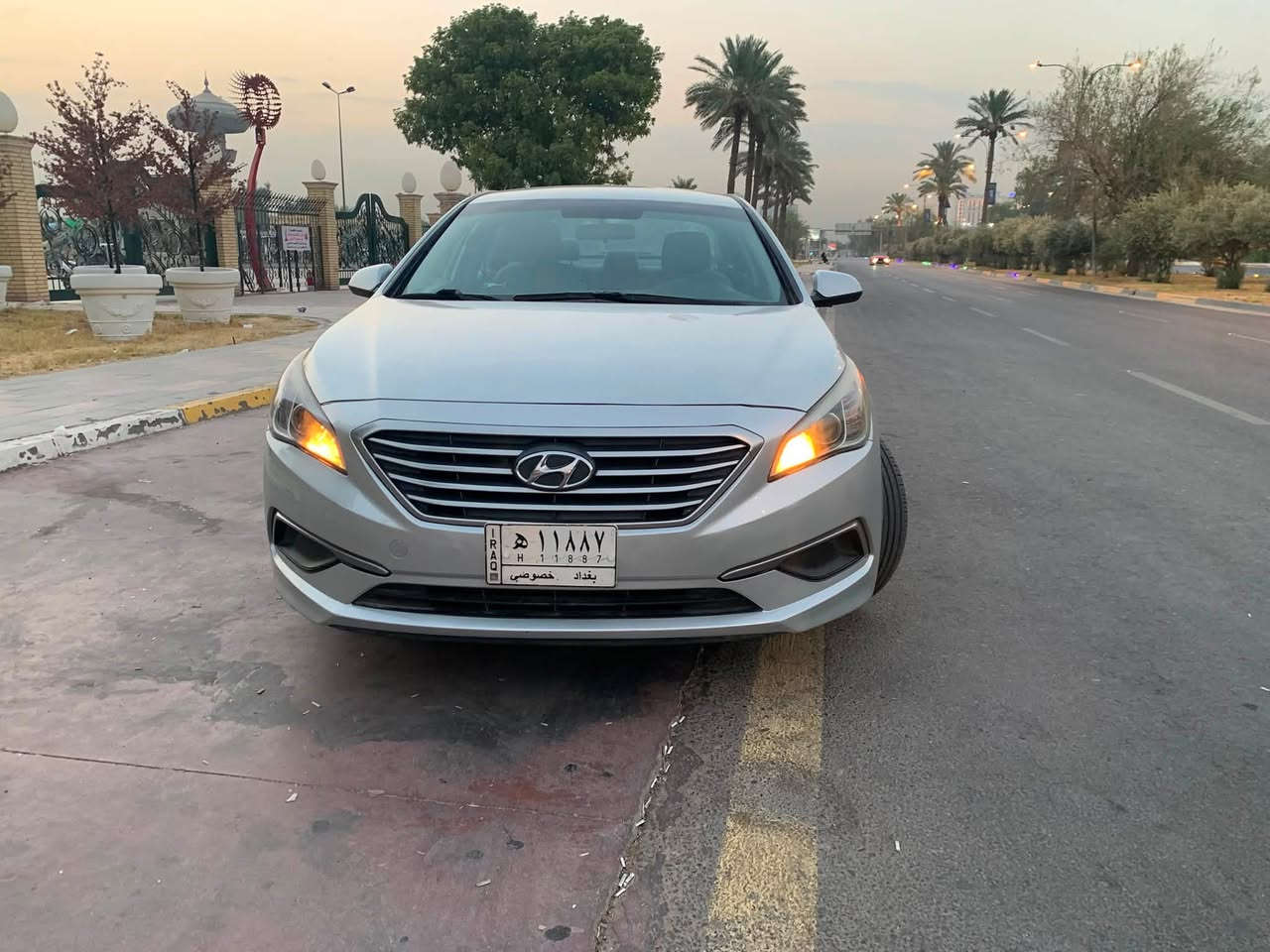 السلام عليكم
سوناتا ٢٠١٧ مكان بغداد ماشية ٦٦ الف رقم بغداد 
رقمها حلو بدون دواخل بدون ايرباك ليبل واحد صبغ بنيد فقط وقليل بالهلال جاملغ خلفي سيارة جديدة ب ١١٨ بيها مجال قللليل
تلفون ***********
