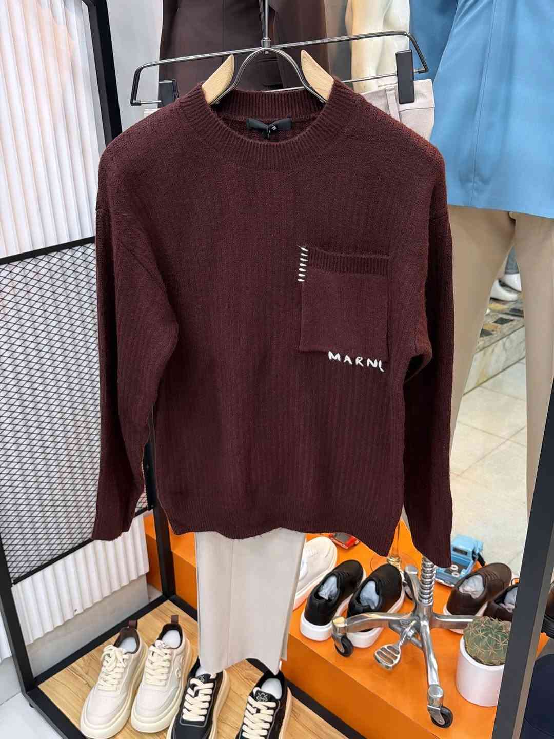 مقاسات • M-L-XL • XXL
