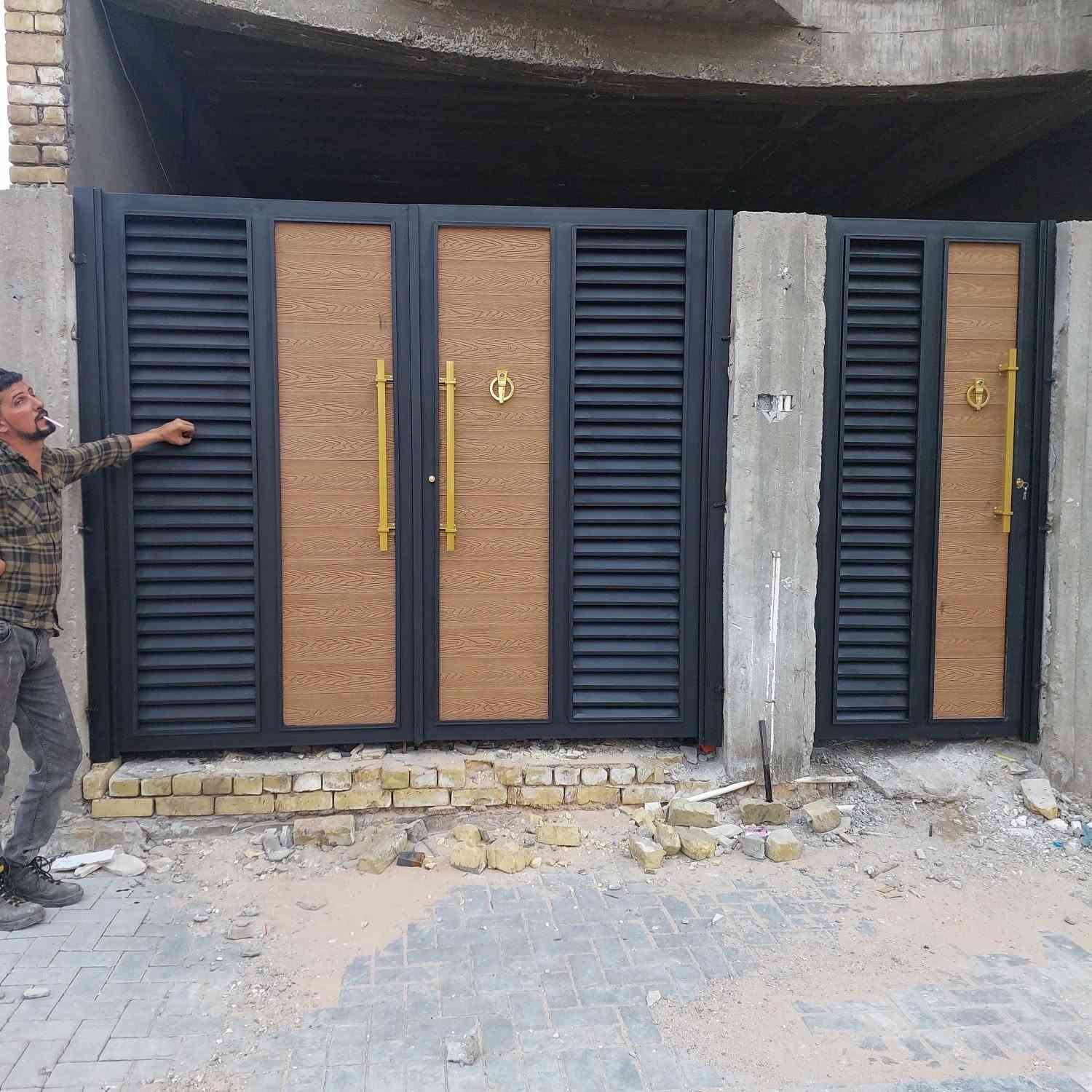 معمل القبله لكافة اعمال حداده بيبان شبابيك محجرات سقايف تغليف واجهات بالكيبون مكاني البصره( القبله ) ***********
