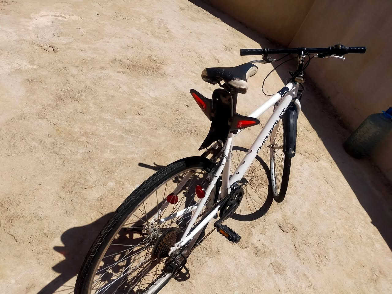 السلام عليكم بايسكل شوفرليت نضيف ادفع سعر عجبني ابيعك مكان حي عدن راسل خاص او اتصل على الرقم ***********
