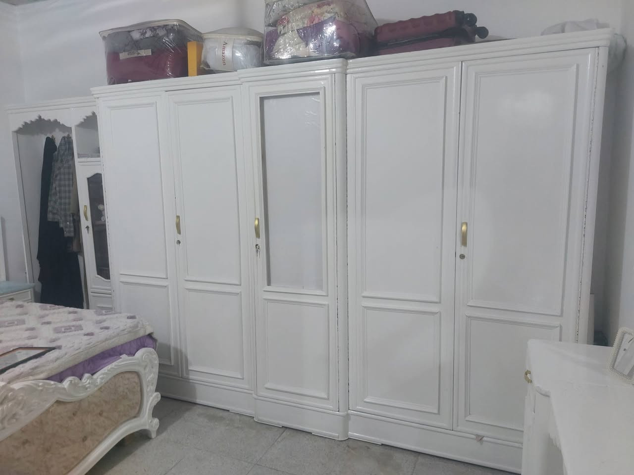 غرفة نوم خشب عراقي
نظيفة استعمال قليل وخشب درجة اولى سعرها مليون وبيها مجال للتواضل خاص ورقم الهاتف ***********
