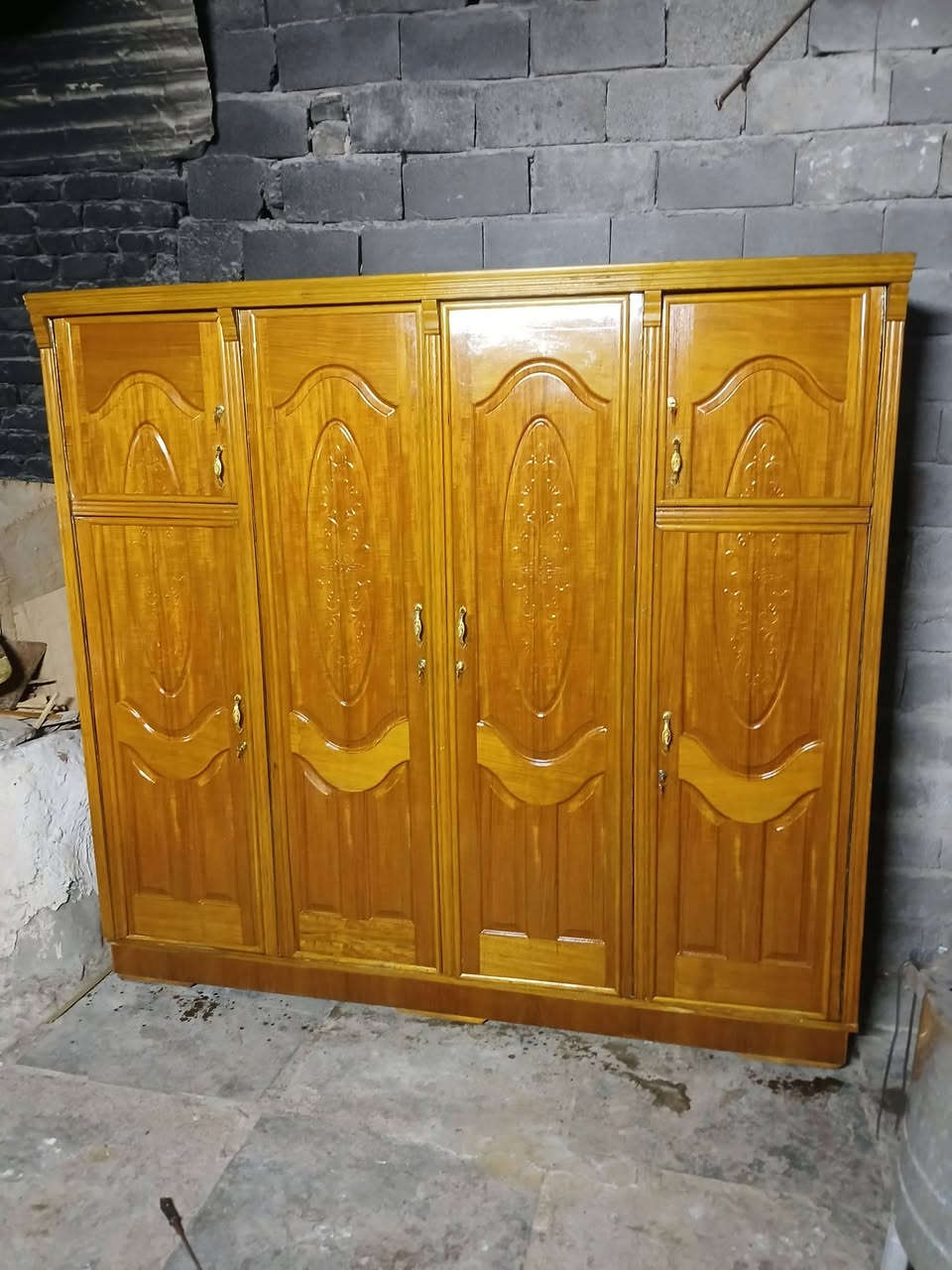 غرفه ام ٤ ملحق ظهر جرجوبه كامله يدات جدد قفاله جدد صبغ تلميع كامل جام جديد متواجد علخاص اكو توصيل بفلوس رقمي ***********سعره ٣٠٠ قفل
