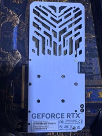 RTX 5060 • وايت اديشن • ٨ جيجا