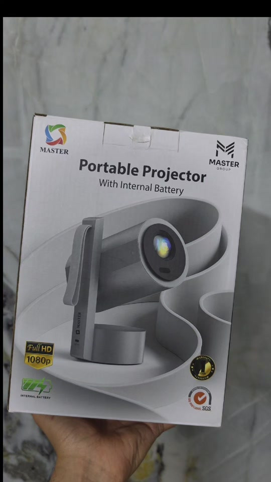 master projector  جهاز عارض سينمائي من ماستر خلي يومك كله ترفيه وخلي اجواء السينما بالبيت حتى لو ماكو كهرباء لان راح ينطيك ساعتين تشغيل على الشحن نظام google tv اندرويد 13 ذاكرة 32/2 دقة  الصورة 1080 تفتح مساحة الى حد ١٠٠ بوصة السعر ٢٧٥ الف ضمان المنتج ١٢ شهر 🛒 كل منتجاتنا: www.telephony-store.com 💳 الطلب بالتقسيط عبر سوبر كي: app.gini.iq/deeplink/telephonycenter 📍 العنوان: المنصور، الشارع الرئيسي، مقابل جامع الرحمن، قرب مرمره سنتر 📞 *********** - *********** ⏱ أوقات العمل: السبت–الخميس: 10ص–12م الجمعة: 4م–11م 🛵 توصيل متوفر داخل بغداد والمحافظات 📱 تابعونا: فيسبوك | انستغرام | تيك توك | تلكرام @telephone.iraq
