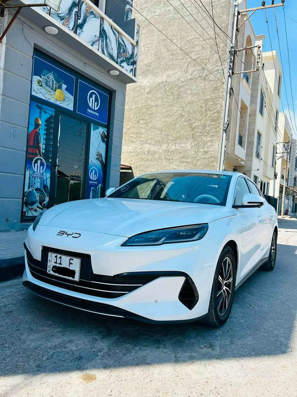 السلام عليكم BYD سيل6
موديل 2025
ماشيه 18 الف
سياره بيه طخه بسيطه كلش وخليت الصوره مال طخه ونصبغت شويه على كد الطخه ماشر عليها بل صور تلكوها سيارت تجي فول عدا الفتحه سياره بعدها بريحه الشركه والشراي يخابرني لو يتواصل عل واتساب *********** مكانها بغداد الدورة 
السعر المطلوب 23.500 مليون وبيها مجال قليل وقبل لاتعلق روح جيك سوكها وسعرها وتعال اني بخدمتك
