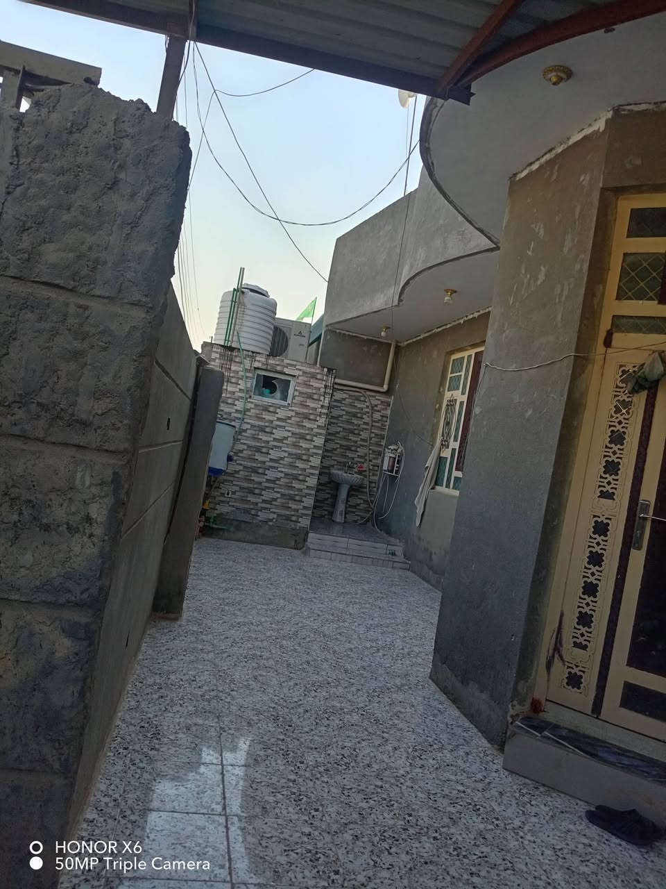 دار لبيع بناء طابوق سقف صب كونكريت يتكون من غرفتين صاله مطبخ واستقبال في حي زليزل قرب ملعب هشام زليزل مساحه ٢٥٠ طابو زراعي سند ٢٠٢٥استفسار *********** /***********
