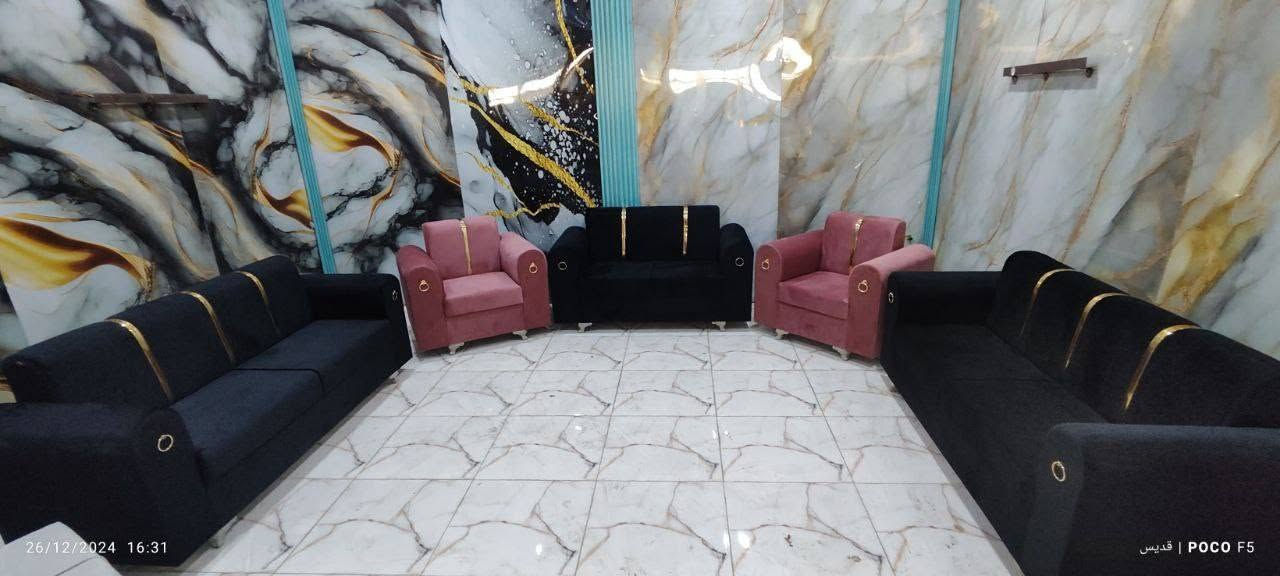عرض خاص  خلال اسبوع فقط
موديل بطه
 واتساب .
***********
سعر 385
قماش قديفه رجل عظم عاج ويا 4كوشات فقط 
❌❌❌❌❌❌❌❌❌

أنتبااااه إلى لأسعار 
ال١٠ مقعد   385
ال٨ مقعد   350
ال٧مقعد  325
ال٦مقعد. 300
ال٥مقعد  275

توصيل داخل بغداد مجانا  اطراف15
صنع عراقي  
أحدث التصاميم الفنية 
🖍الشغل حسب طلبكم من ناحية اختياركم الالوان وعدد المقاعد 
⭕️مواصفات العمل 
♦️اسفنج. مميز 
⭕️ الخشب مقعد مضغوط
رجل عظم عاج  

⭕️القماش 
 قديفه 

❇️قياسات القنفات ❇️

العرض 75
190سم  القنفه الكبيرة ام ثلاث مقاعد 
150 سم القنفه الوسط ام مقعدين 
75 سم  الكرسي. 
🌹🌹🌹🌹
جميع الالوان متوفره
توصيل داخل بغداد مجاني أطراف 15

التوصيل  سريع 
للحجز ارسل
 الصورة 
والاسم 
ورقمين موبايل 
والعنوان
على الخاص

الاضافات 

قماش كتان 30 رجل نيكل 25

نص مكتوب في الصور:
- 26/12/2024 16:32 POCO F5 | قدیس
- 26/12/2024 16:31 قدیس | POCO F5