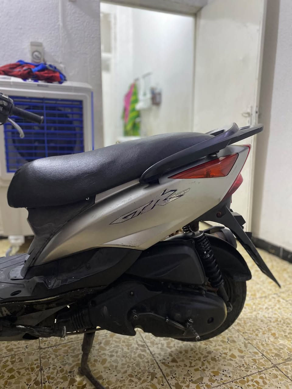 سلام عليكم للبيع دراجه ثعلب رمبه مكفوله من فتح لمكينه  بيهة كلجات رياضي بلاد من رمبه  دراجه كلهة كامله ما بيهة نقص كهربائيات شغاله السعر ٧٥٠ وبيهة مجال مكان الشعله الرحمانيه. رقم هاتف ***********
