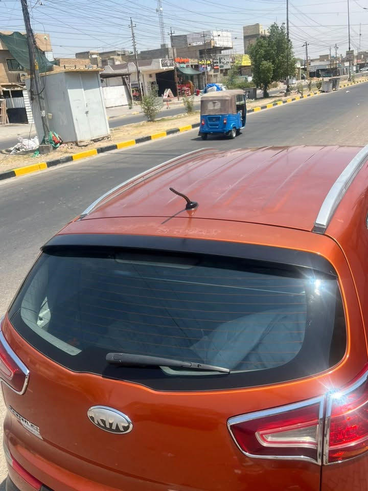 سبورتج ١٤ خليجي محرك ٢٠٠٠ دوش 
اشاير بل مري 
شاشة ٢ كامرات 
سيارة تبريدها ثلج اقتصادية بل بانزين 
رقم بغداد بسمنة ثاني يوم تحول 
سونار مرفق 
بيها بارد باب سايق موضح بصور 
سعر ١٣٥ وبيها مجال 
مكاني بغداد 
***********
