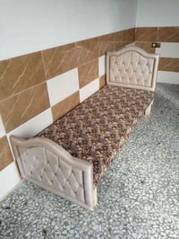 تخت • نظيف • قرب مدرسة كركوك