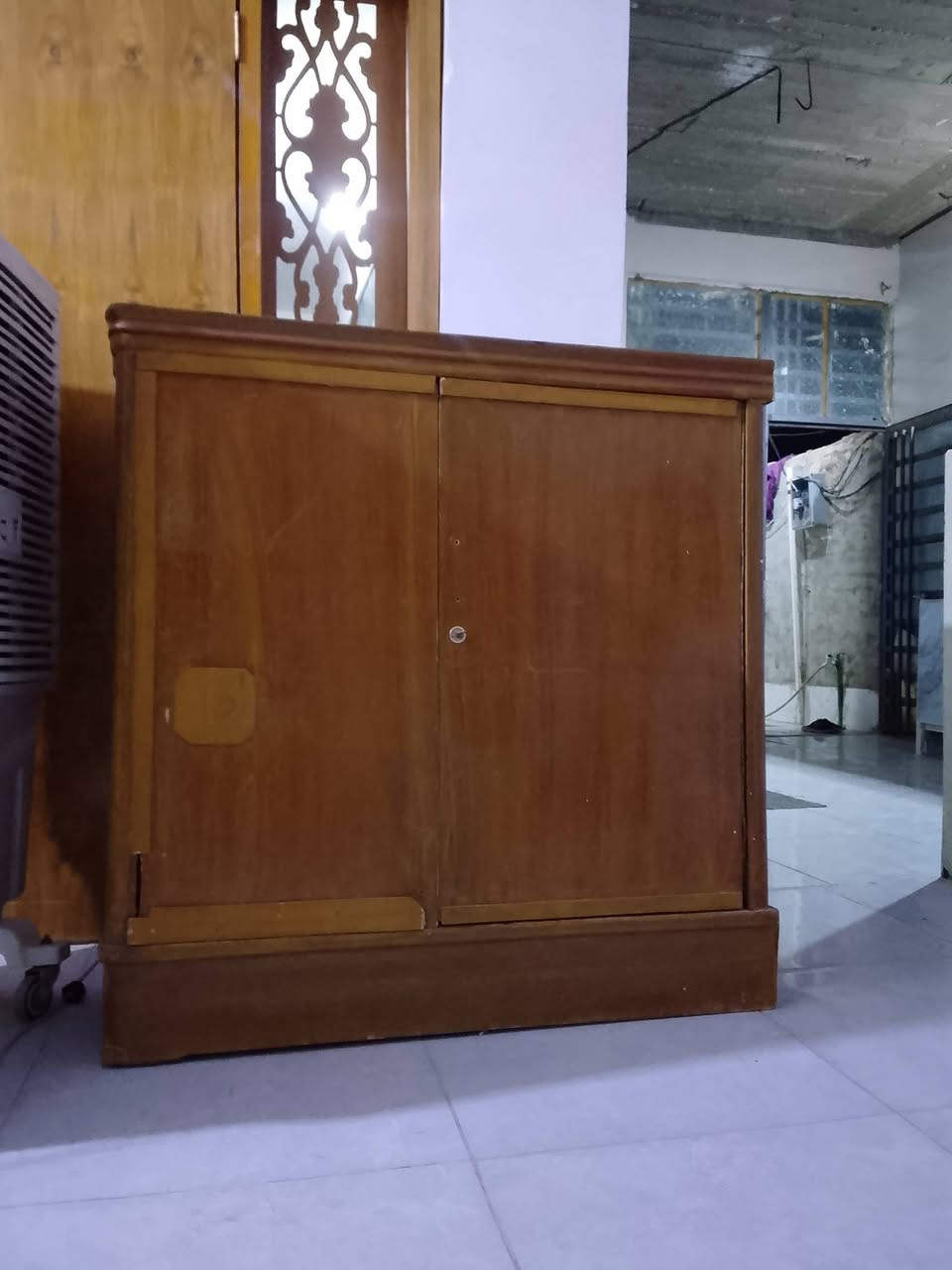 سلام عليكم كنتور للبيع اربع ابواب مابي ضرر
نضيف سعره 120مع المجال
بوفيه بابين نضيفه كلش تسكام سعره 60 مع المجال مكاني نجف 
رقمي ***********

