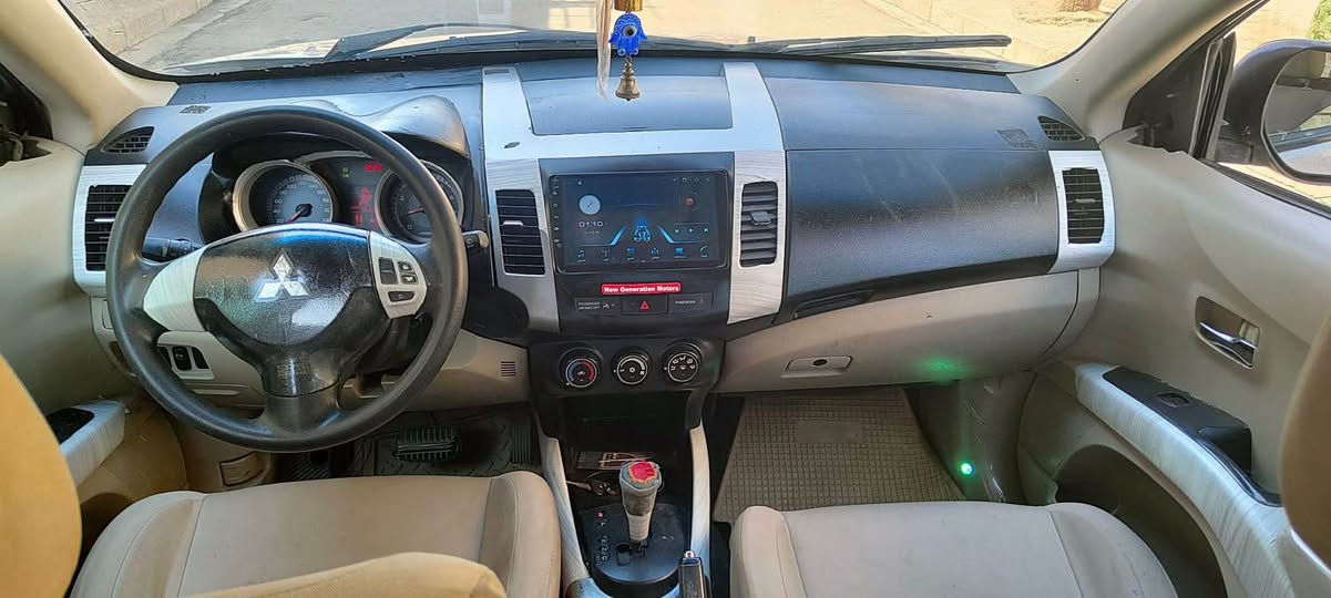 مستەر بۆشی ئاوتلاندەر بۆ فروشتن حام بۆیاخە دەحمی نیە پشت و پێش کەپس گێڕ تۆماتیک دەبلەکسل مودیل2008 سەنەوی تازە  جوار تایەی لۆکی ژێرە *********** ناو نیشان حاجیاوا ڕانیە رانية, السليمانية
