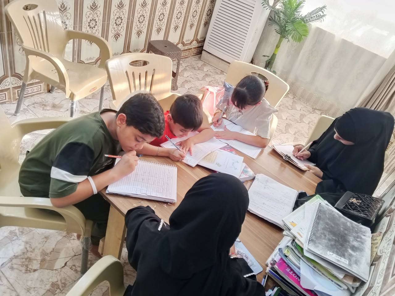 📚✨ دار النور للدروس التقوية ✨📚
🎓 للمرحلة الابتدائية والمتوسطة
📖 تأسيس • تقوية • متابعة • شرح مبسط
🎁 أول 3 أيام تجربة مجانية بالكامل!
💰 الأجور الشهرية: 🔹 الأول – الثالث ابتدائي: 30 ألف 🔹 الرابع ابتدائي: 40 ألف 🔹 الخامس ابتدائي: 60 ألف 🔹 السادس ابتدائي: 70 ألف
📍 العنوان: محرم – قرب جامع حنتوش
📞 للاستفسار والتسجيل:
***********
🌟 سجّلوا أبناءكم وخلّوا أول 3 أيام تحكمون بنفسكم على مستوى التدريس ❤️
