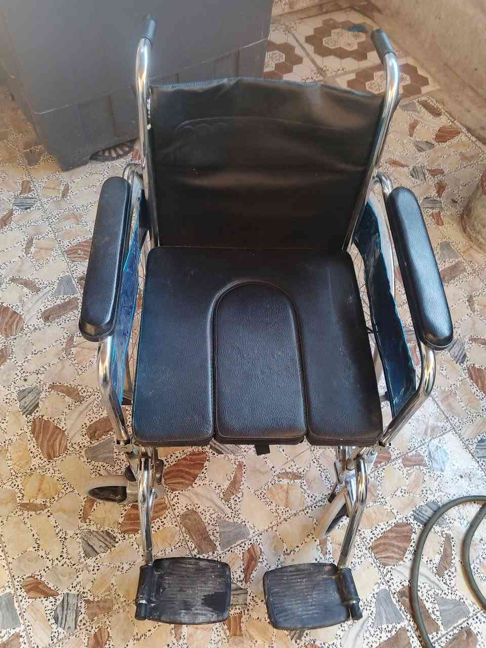 عربانه معاقين حجم كبير للبيع عنوان الناصريه السعر 80. ***********
