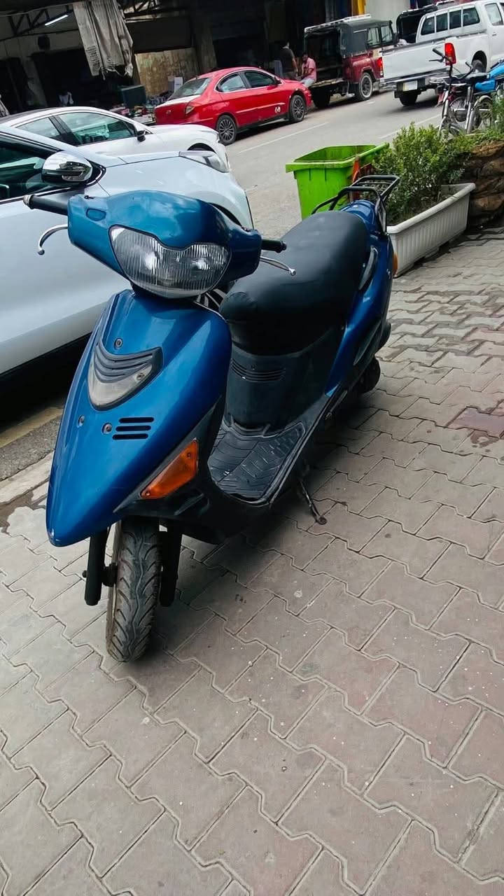 السلام عليكم ساسوكي للبيع مكفوله كلشي شغال نكره سلف السعر ٤٠٠ وبيها مجال بسيط. اتصل مكلف بلنشر ***********
