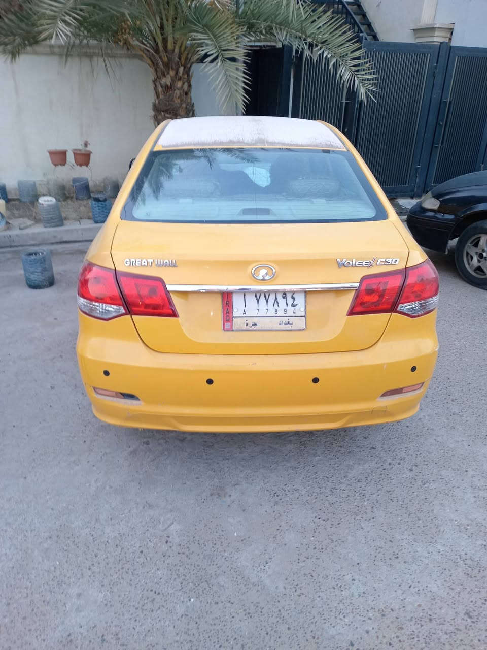 السلام عليكم
كريت وول فولكس صالون اجره 
السياره الحداديه مالتها نص
وبيها ظربه بالجاملغ الي وره السايق ضربه خفيفه ومصلحه جاهزه
سنويه نافذه بل 2016
تبريد كير محرك شغال السياره علـّۓ  وضع الشركه جديده كلش
الغرامات عليه والهيئه علـّۓ  الي يشتري 
السياره بأسمي تحويل مباشر
مكاني بغداد السيديه
السعر 30 وبيها مجال
***********
***********
