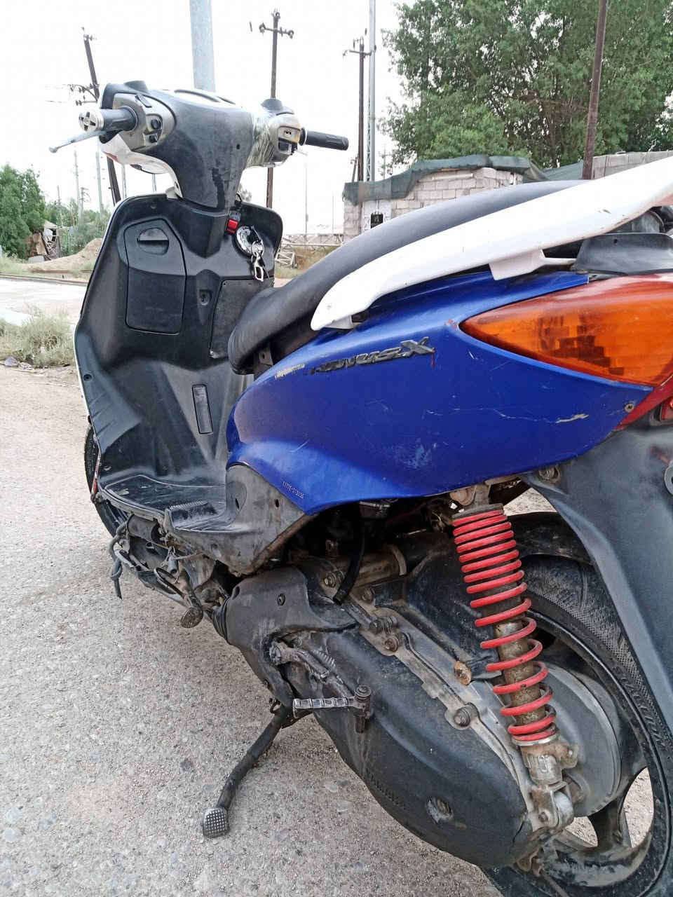 السلام عليكم 
مكلف بالنشر دراجه سكنس للبيع
السعر 250 وبيهة مجال حك الجيبه
رقم صاحبهة ***********
