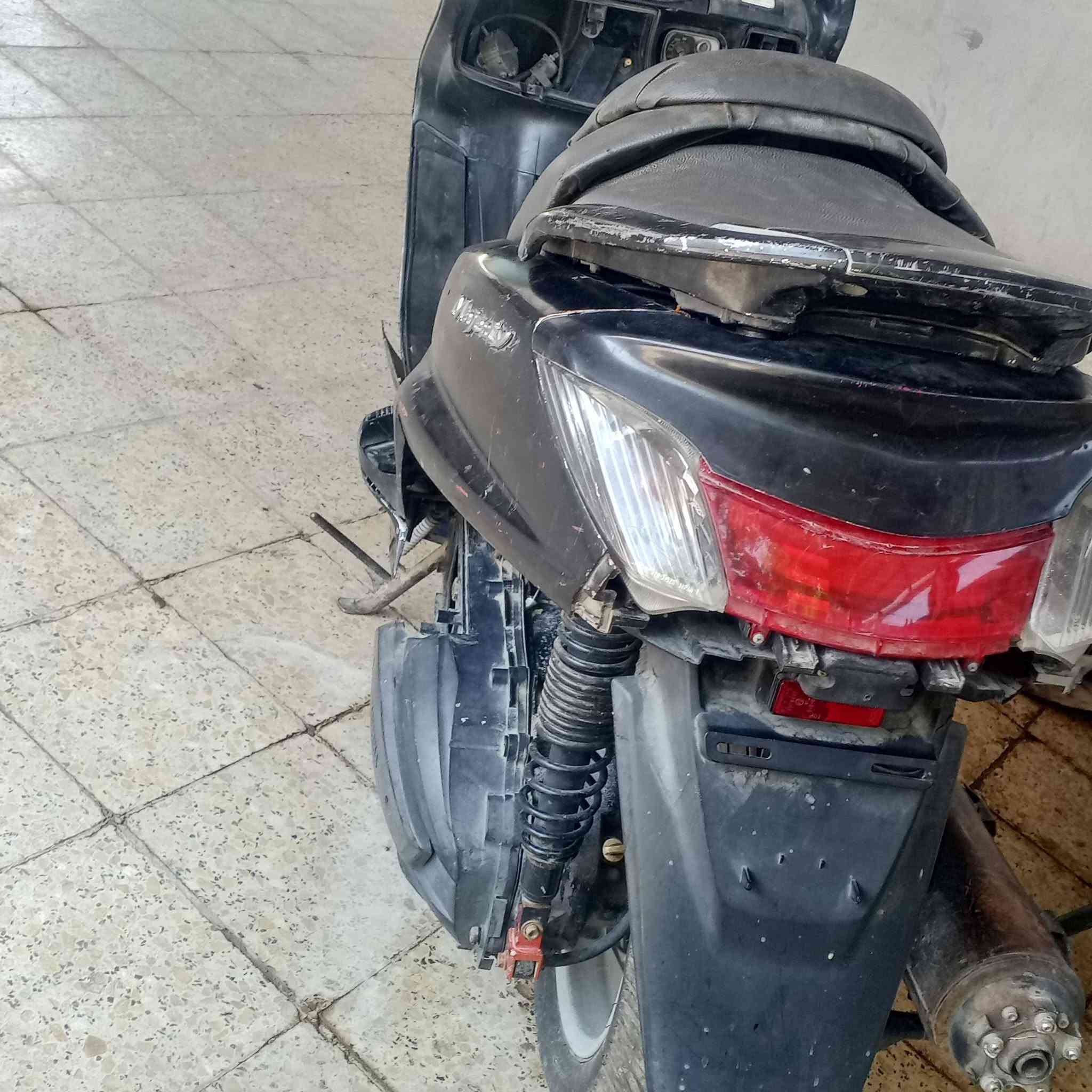 سلام عليكم شباب دراجه جانت شغله بس هس دير وماتشتغل بيعه هيج وال شراي مايتعبني 500 موجود فيس وتساب موجود ***********
