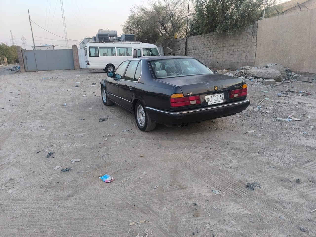 للبيع بيئم موديل 92 رقم بغداد حجم 740 8 مسكر لون نيلي السعر 45$ *********** فول مواصفات محرك وكير حاويه جديد لا ضربة ولا خياس ولا تبديل فتحة سلايت حداده خلفي امامي جيد جدا تخم تاير تخم ويل صقر دواخل لونين جلد كشنات كهربائيه سنتر لوك كهربائيات كلهه شغاله مكاني بغداد
