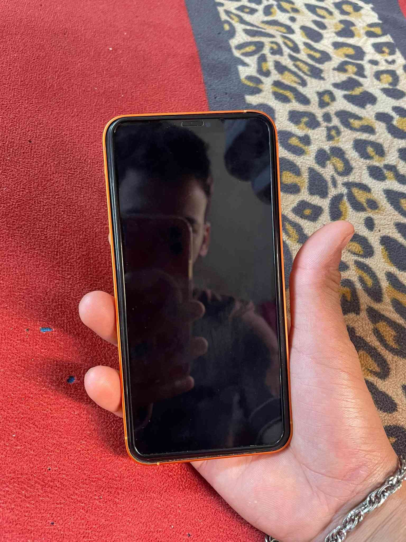 السلام عليكم ايفون اكس اس ماكس محور ١٧ جهاز كلش نضيف مستبدل فقط بطاريه ١٠٠ ذاكره ٢٥٦ جهاز نضيف كلش السعر ٢٢٥ وبي مجال حك الجيه الرقم ***********

نص مكتوب في الصور:
- LTE ١٢:٢٠ حول القطع والخدمة تجمع Apple سجل تاريخ القطع والخدمة، ويعرض السجل معلومات عن هذا الـ iPhone وحالته وتفاصيل إصلاحه. معرفة المزيد... سجل تاريخ الخدمة البطارية غير معروف