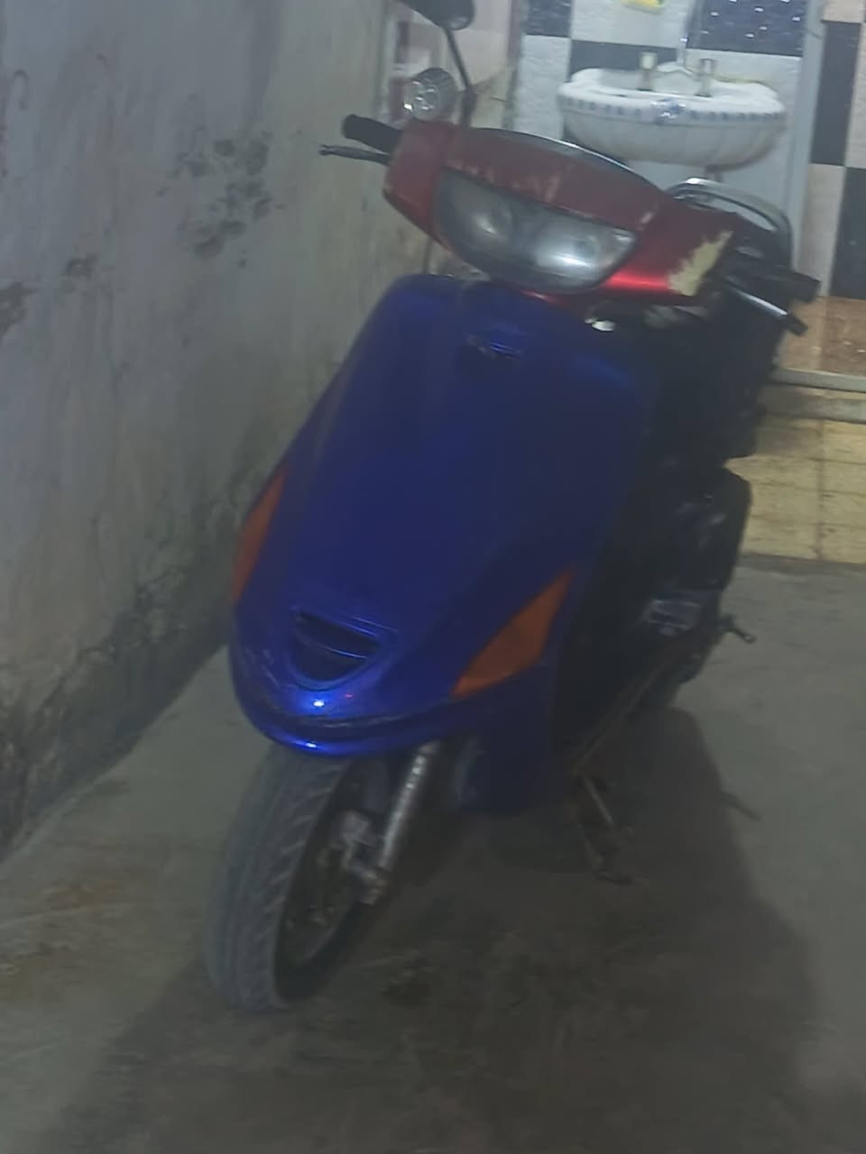 سلام عليكم أعندي دراجه فراشه للبيع دراجه كهربأيات ومكينه حلوه بس كفرات  تعبانا لباقي كله بلدي  250   رقم الجوال ***********
