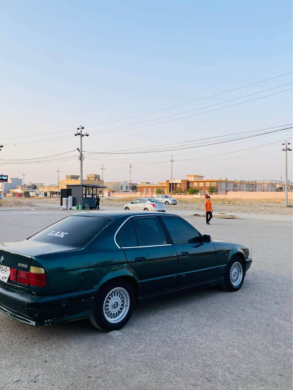 سەرەتا بەناوی خوای گەورە بیئێم مۆدیل1993
525گێر حادی .٢جام کارەبا رەنگ زەیتونی.لەیت القە .دحامی ئێم گێج ئێم ) پێشی دحمی نیە پشتی دحمێکی هەیە مەکینەی وەک سحات ئیش دەکا بەس نەرمە دوکەڵی هەیە گێر و مەکینە بەشەرت تا بڵێی جوانە لە رەسم جوانتر نەبوو مەیبە سەیارەکە اوەلیاتە سەنەوی اسڵی خۆی لەگەڵە ..سحریشی ٢٩ وەرەقە و محامەلە شوێن هەولێر .تەفاسیلی سەیارەکەم کامل نوسیوە شوێن هەولێر ژ م *********** أربيل, العراق
