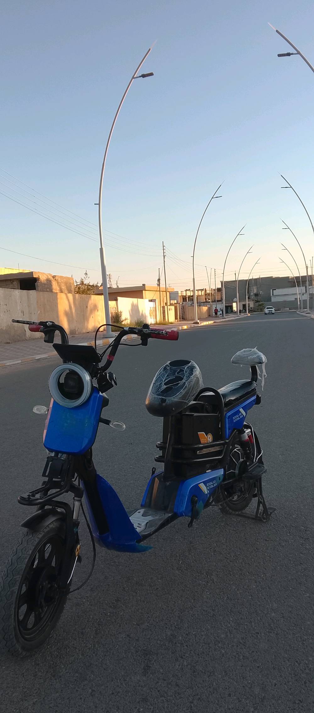 سلام عليكم هاذه سعره 350 جديد كلش المكان الرمادي الخمسه كيلو