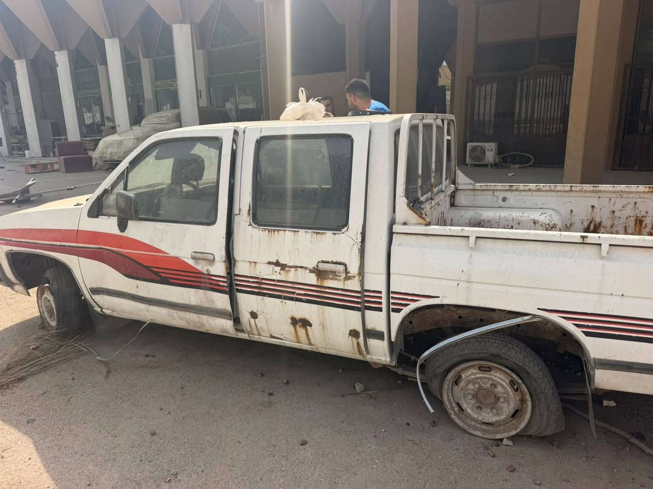 نيسان • ١٩٩٣ • تفصيخ