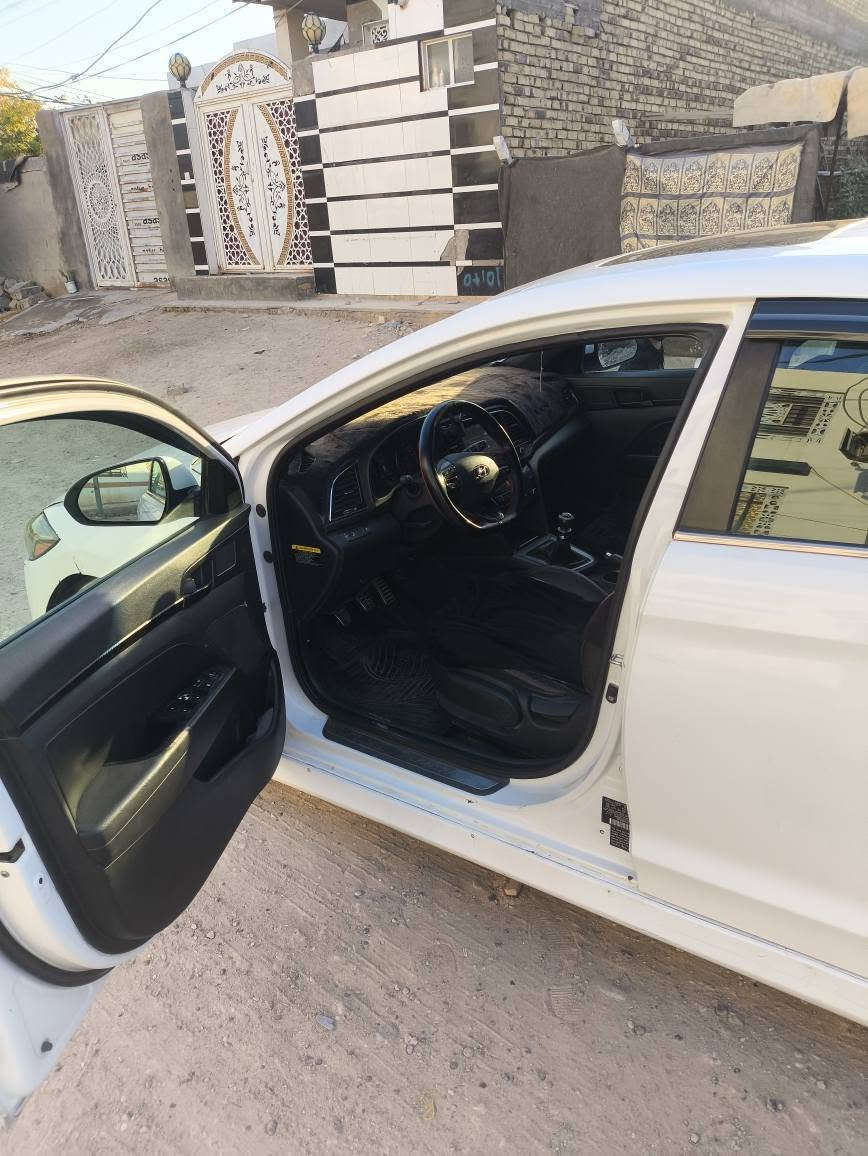 هونداي النتره

موديل 2018

رقم نجف دولي

سيارة رياضي سبورت محرك 1600تيربو كير عادي 6 نمر وي البك 7 محرك كير جدد

حداديه جديده

تبريد ثلج ❄️
مواصفات

بصمه 
فتحه سقف
ترحيب
حساسات جانبيه
لإدارات
تحكم صوبين
شاشه بلاديه
هيترات باكشنات 
غرفه جلد 
كامره خلفيه بلاديه
حساسات خلفيه
مانع انزلاق 
هواي بعد بيها مواصفات ماذكرتها
سياره فول مواصفات رياضي 
بيها 3قطع صبغ ولاكن السياره بيها كلير حزام الكلير بسونار يبين صبغ هيه وارد امريكا حادثها ابأمريكا موضح بصور السعر 95 بيها مجال حق الجيه للاستفسار *********** النجف, العراق
