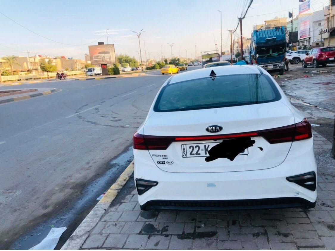 السلام عليكم كيا فورتي موديل 2021 وارد امريكي مواصفاتها نصف فول رادار امامي تحكم سير مثبت سرعة كامرة دوارة ايرباكات سليمة تحكم في الاستيرن كيرها سيفيتي مكينة 2000دوش.    تبديل جاملغ ايمين بارد في جاملغ  الأيسر الخلفي على كد اربع اصابع وبارد في البنيد على كد اربع اصابع 
الرقم ***********  
السعر 132$ 
الرقم اربيل
