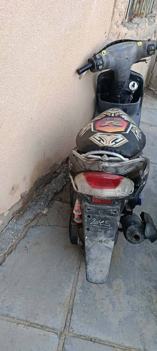 السلام عليكم
للبيع ماكس منغولي مبدل بوشه وبستم بيدي ولفات ولاستيك ولف وزنجيل وضاغطه كله أصلي وكال
بس كفراتها شويه تعبانات مكاني ديوانية مركز السعر 350.. ***********
