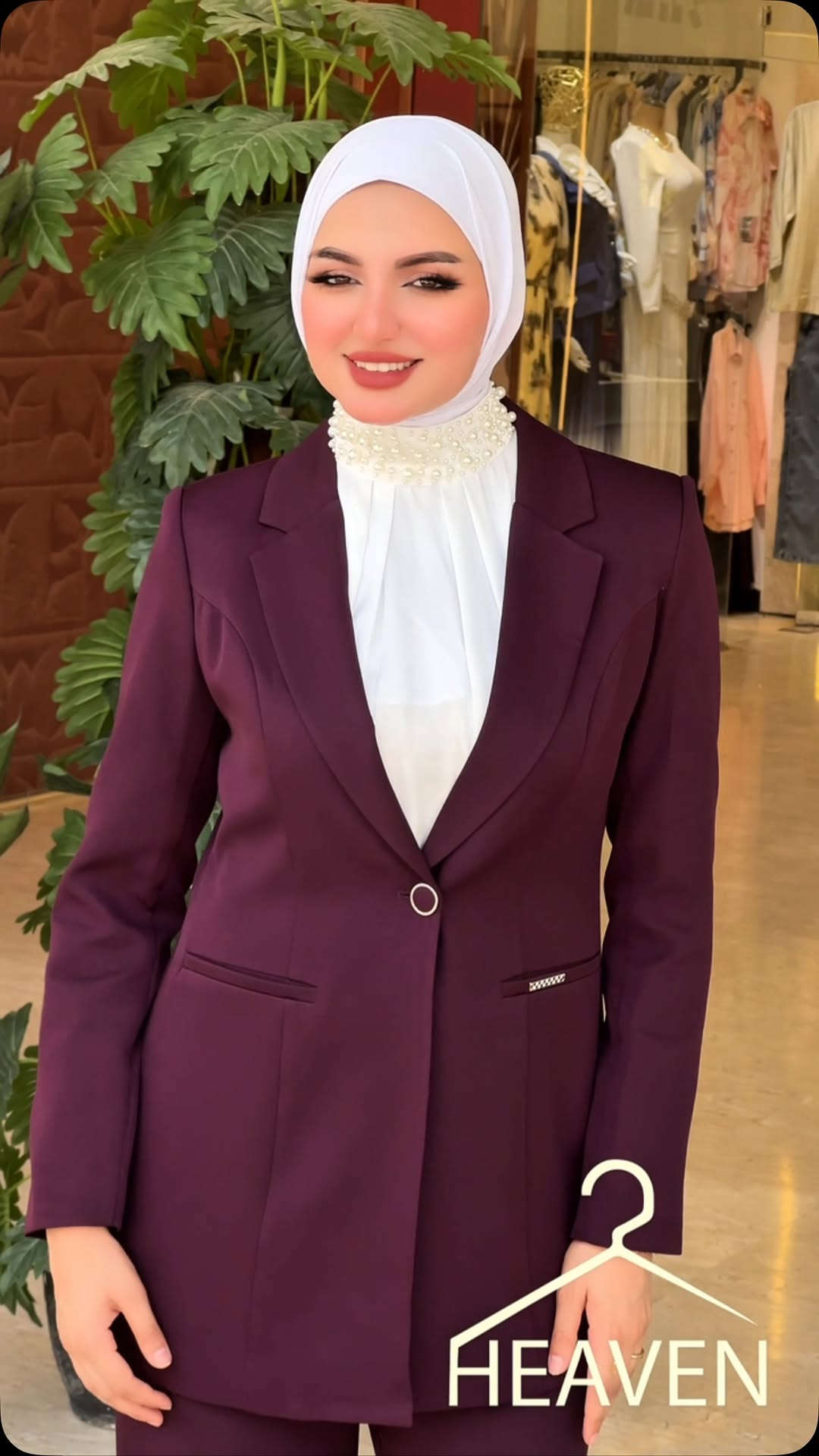 ⁨	✨ طقم راقي وتفاصيله تخبل 🤎
متوفر بقياسات 38 إلى 48
💰 السعر: 90 ألف

الألوان: أسود، نيلي، نود، سماوي، عسلي 🤍

السترابلس متوفر بأشكال وأنواع مختلفة وبقياسات كاملة
والحجاب متوفر أيضاً ✨

📲 للطلب راسلونا دايركت
***********
📍 زيونة - شارع الربيعي - مجمع الألنيوم - مقابل كوزمتك هدى يوسف⁩

نص مكتوب في الصور:
- HEAVEN