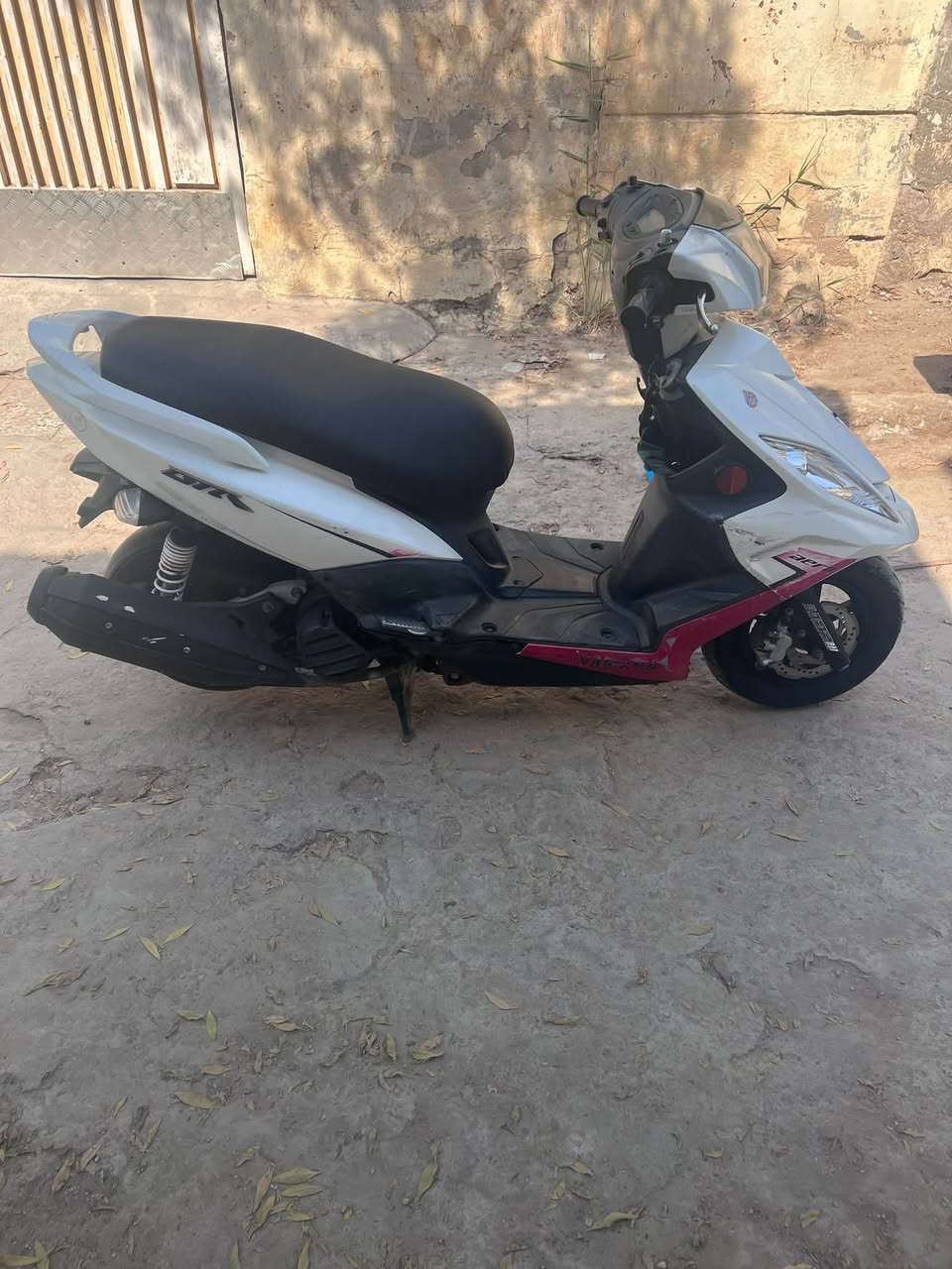 سلام عليكم
🏍️ Yamaha GTR 2011 للبيع
مكينه مكفوله وجديده وناعمه  نكره  
بيها شخوط بسيطه من الرمبه ومن الاستعمال والتريشه مكسوره ومصلحهة 
السعر 1,250,000 قابل للتفاوض بالمعقول 
مكاني بغداد الكماليه 
***********
