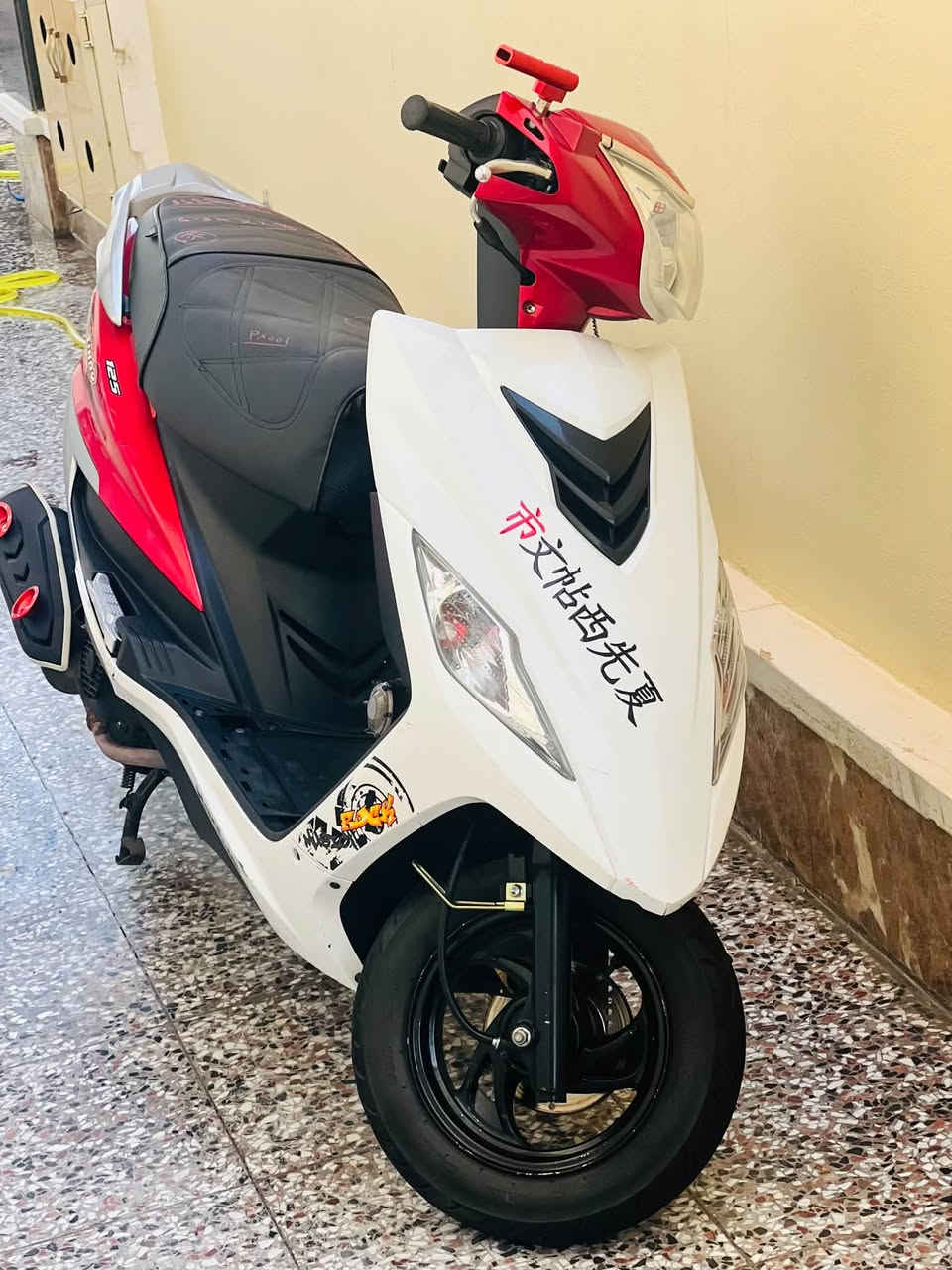 دراجه هاوجي رص  للبيع 🛵 

دراجه نضيفه ومداريها على ايدي 🫲🏻

موديل دراجه 2022 هاوجي رص ✨

مرقمه وكامله سنويه بيها 🪪 

لون دراجه احمر واسود وابيض 🤍🖤❤️ 

مكان الدراجه الانبار- الرمادي -🌎

لا مفتوحه مكينه ولا شي على ايدي شتريتها على ايدي جديده ✨

حجم المحرك (125) ⚡️ 

مرتبه دراجه قاعده رقم سبع اللوان 🌈 

ستانه صفح سبع اللوان🌈 

ستاند ستانه بلون الاحمر ❤️ 

بيها نشرات لون احمر وازرق ❤️💙 

دبل اشاره دگمه اضافيه ....

قاعده مرايه بلون الاحمر ❤️ 

اشاره جانبيه عدد 2 لون اصفر وابيض 💛🤍 

رماش بلون الاحمر على الماسده ❤️ 

اشاير بلون الاحمر ❤️ 

تغليف كشن شغل خاص من النجف مقطع 👌🏻 بلونين الاسود والاحمر 🖤❤️

دراجه كفراتها نظيفه جداً 👌🏻 

للاستفسار على الرقم /*********** بي واتساب 🟢⚪️
