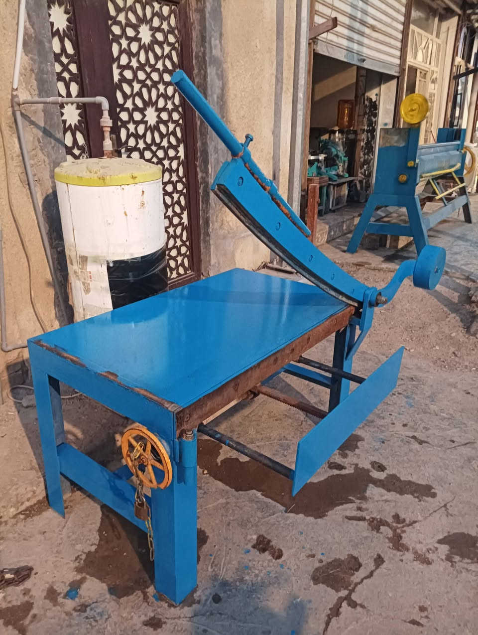 السلام عليكم. للبيع طبر قياس 120. في 72. عمل اركان مع معواجه وكتر يلمز. حجم 305. اي استفسار  الاتصال على الرقم ***********.  *********** أو على الخاص في بابل الحله
