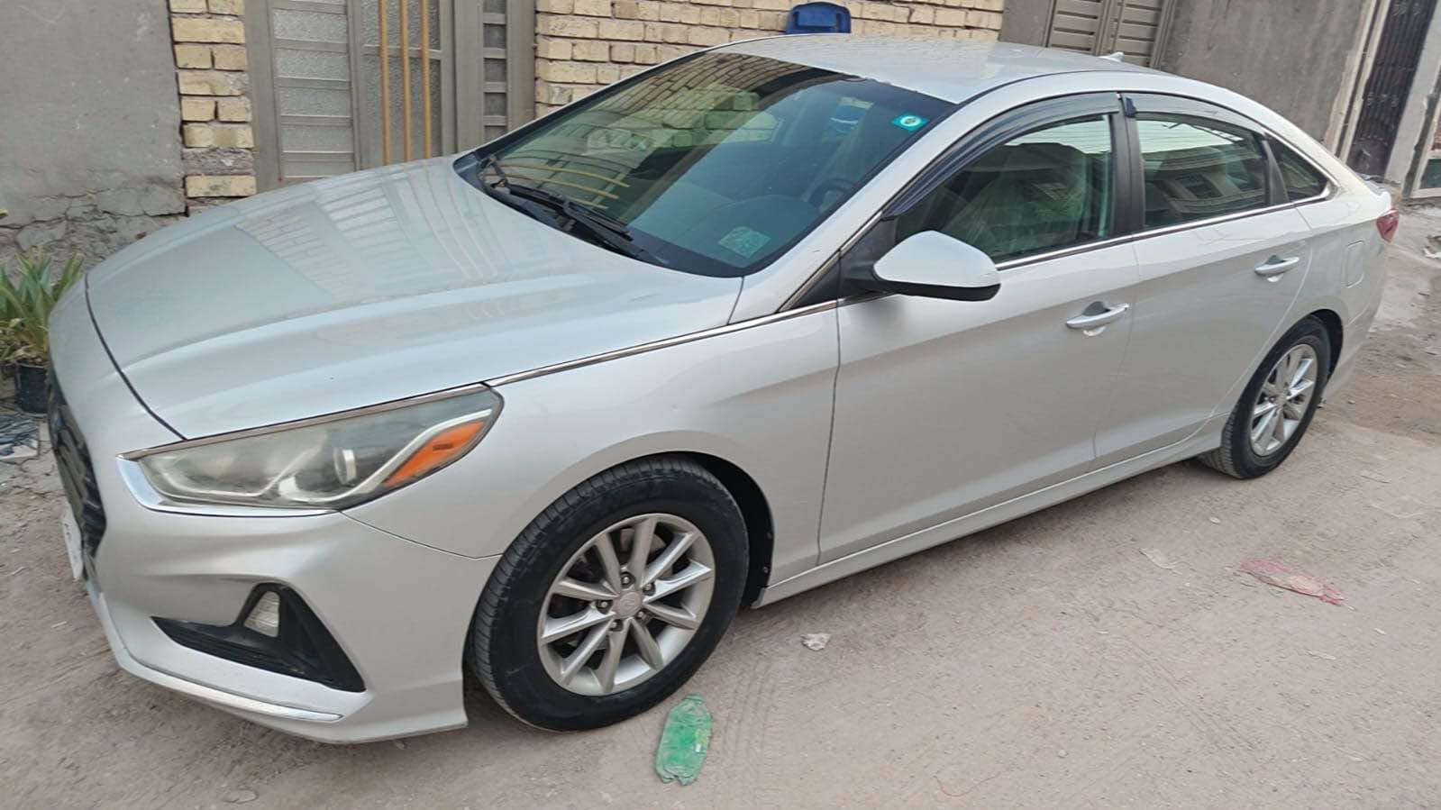 سوناتا 2018 وارد امريكي ضربة مو ضحه بلصور 
نص مواصفات كير محرك تبريد فول 
ماشيه100 ميل
سعر 120 بيه مجال مكان بغداد
*********** بغداد, العراق
