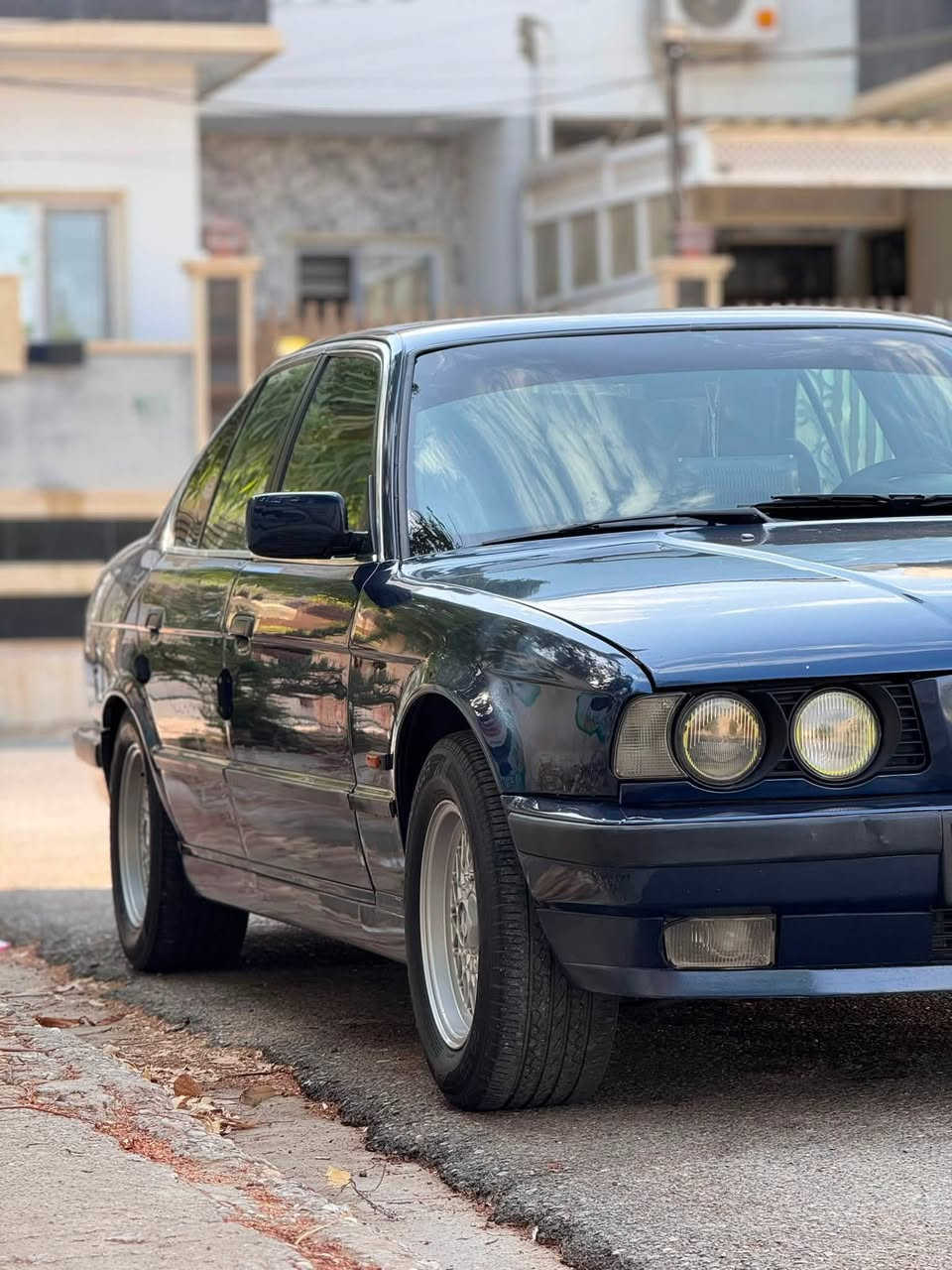 للبيع BMW 525 اصل وفصل موديل 1992 سيارة رقم مسطرة سنوية باسمي السيارة بدون ضرر صبغ جمالية فول مواصفات 1/1
 
•الحجم 525 مكينة دجيتل 
•كير توماتيك اصل 
•اربع جامات كهرب 
•دبل ايرباك 
•داخل صاج 
•سلايد (فتحة سقف)
•تبريد شغال شرط 

السيارة حيل نضيفة كير محرك شرط السيارة بوضعها البلادي السعر 75 وبي مجال مكاني الموصل ***********
