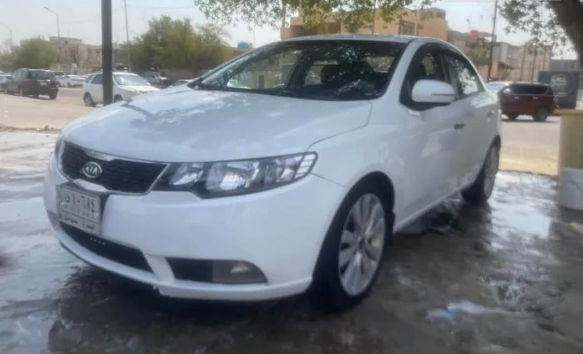 سيراتو 2012 خليجي رقم بصرة حره سنوية لغاية 2027
مواصفات بدون فتحة مكفوله محرك وكير وتبريد وحداده وكهربائيات مع طخم تاير جديد بيها رشات صبغ اثر دحكات بسيطة موضحة بالتقرير مع الصور والباقي مكفول 
سعر 88 
*********** البصرة, العراق
