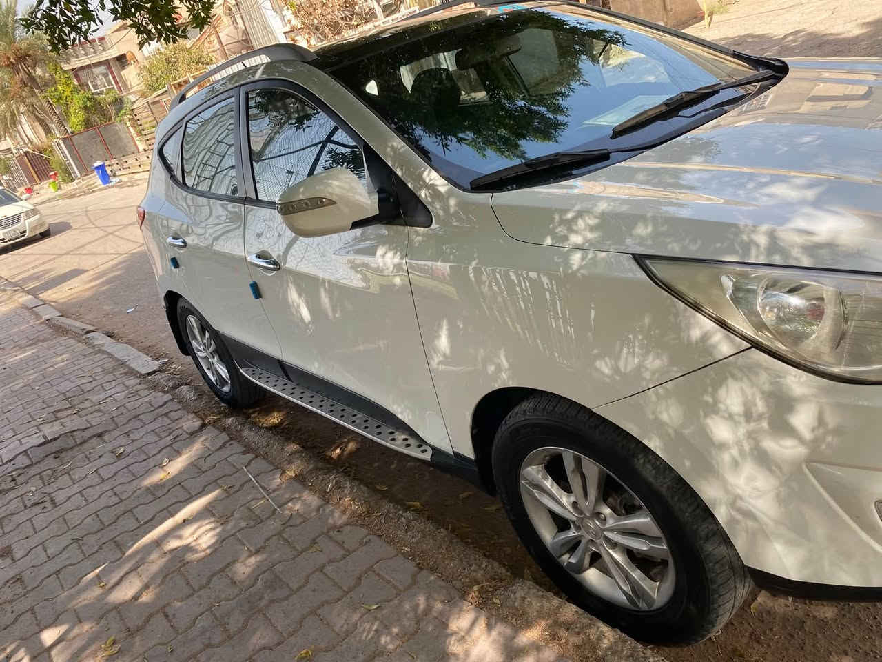 توكسان ٢٠١٣خليجي سونار موجود بل منشور سياره مابيه قطره صبغ بس شويه باردات  محرك حاويه جديد ادامه كامله عليهه تبريد ثلج  بسمي رقم بغداد تخم تاير جديد مكانه بغداد سعر ١٣٢ وبيهه مجال رقم ***********
