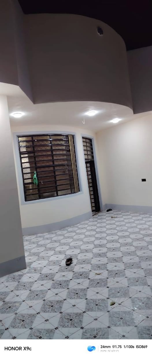 السلام عليكم دار للبيع مساحه 300 متر يحتوي على ثلاث غرف نوم واستقبال وصحيات داخل وخارج بيت كامل شغل درجه اولى زراعي

 طريق يا علي جميع الخدمات ماء كهرباء شوارع سعر البيت 70 وفي مجال للاستفسار خاص  ، 

 بالرقم*********** المدائن, بابل

نص مكتوب في الصور:
- HONOR X9c 24mm f/1.75 1/100s ISO1769 2024/09/02 20:36
- HONOR X9c 24mm f/1.75 1/100s ISO1931 19:16 09/08/2024
- HONOR X9c 24mm f/1.75 1/100s ISO869 19:35 09/08/2026
- HONOR X9c 24mm f/1.75 1/50s ISO173 ١٩:٤١ ٢٠٢٦/٠٧/١٦
- HONOR X9c 24mm f/1.75 1/50s ISO278 ١٩:٤١ ١٦/٠٧/٢٠٢٦
- HONOR X9c 24mm f/1.75 1/50s ISO275 19:41 2024/07/16
- HONOR X9c 24mm f/1.75 1/50s ISO170 ١٩:٤٠ ١٦/٠٧/٢٠٢٦
- HONOR X9c 24mm f/1.75 1/50s ISO170 ١٩:٤١ ١٦/٠٧/٢٠٢٦
- HONOR X9c 24mm f/1.75 1/50s ISO253 19:42 16/07/2026