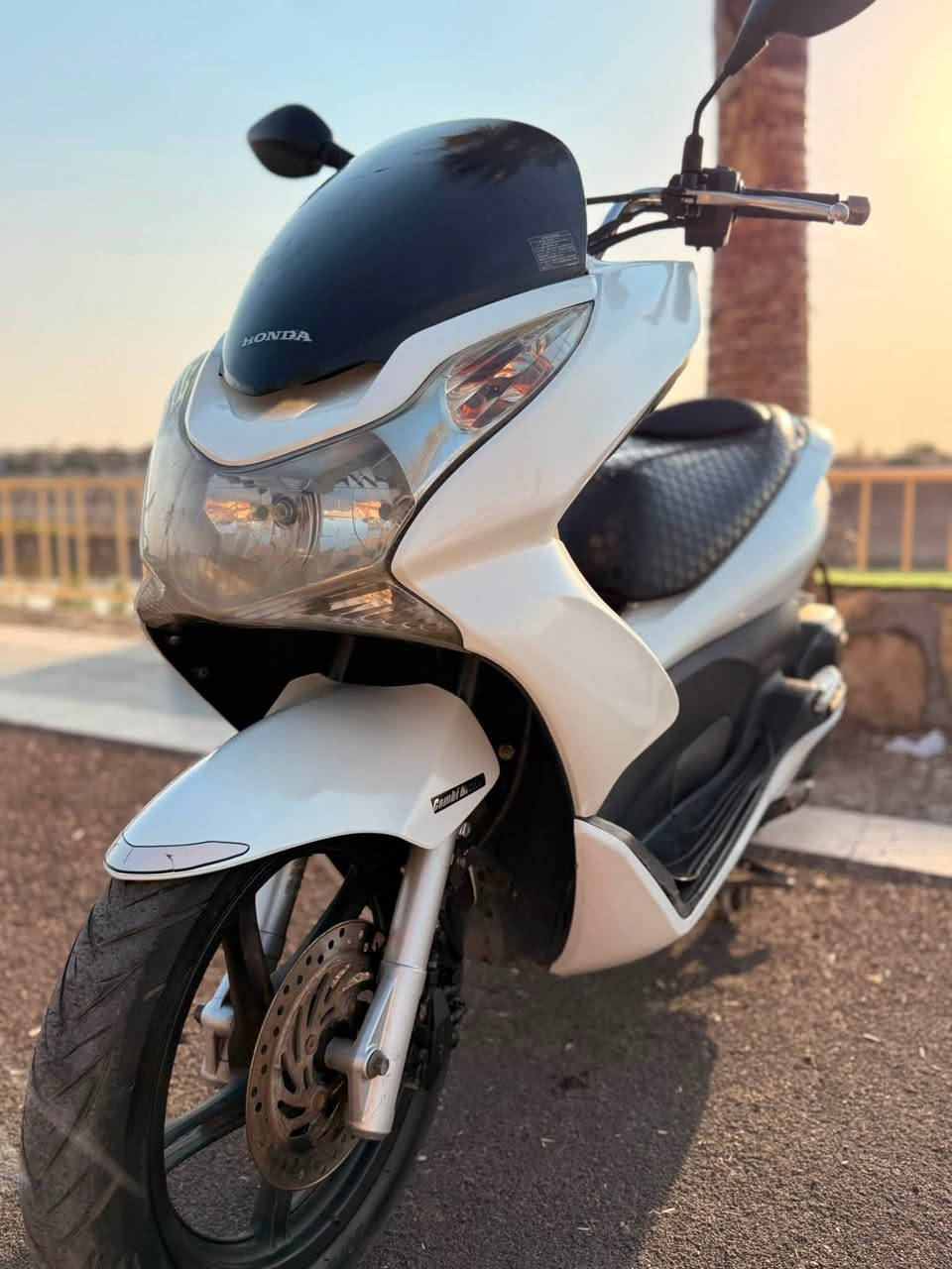 السلام عليكم Pcx  2016
لون ابيض مكينه 150 

مال رمبه جديد كلش. شخط مابيه

جاهزه ومابيه اي نقص 

السعر  _  13 $

عنوان _ ديالى بعقوبه الكورنيش 

متواجد ع نت

هـ / ***********
