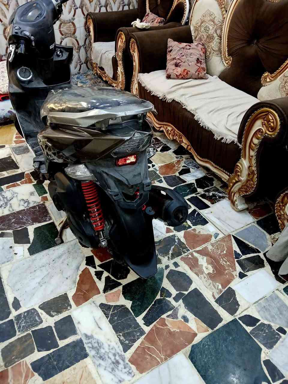 سلام عليكم دراجه جي تي ار كفاله عامه مكاني شهداء العبيدي الثالثه سعرهه 950 وبيه مجال حك الجيه *********** متواجد عل واتساب
