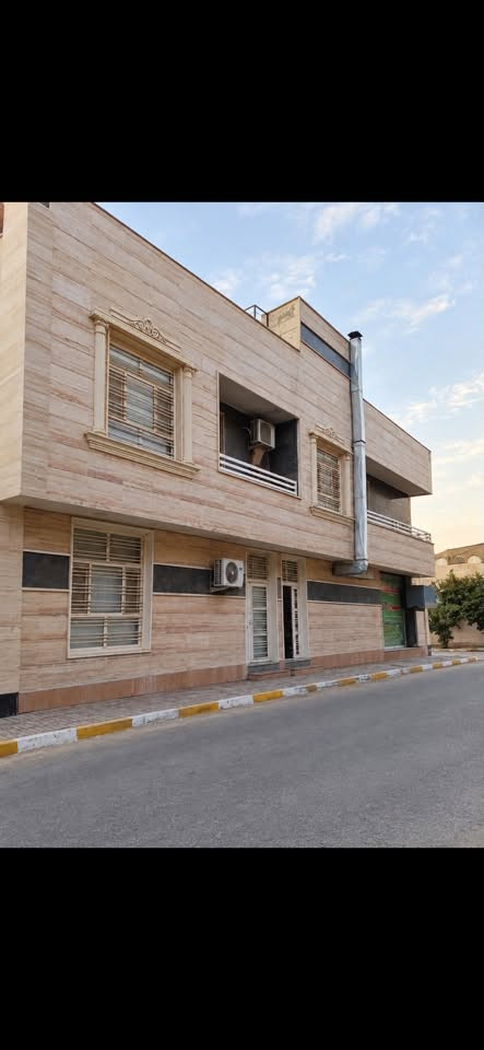 حي الجامعة • ٢٠٠م • ٣شقق ٣محلات