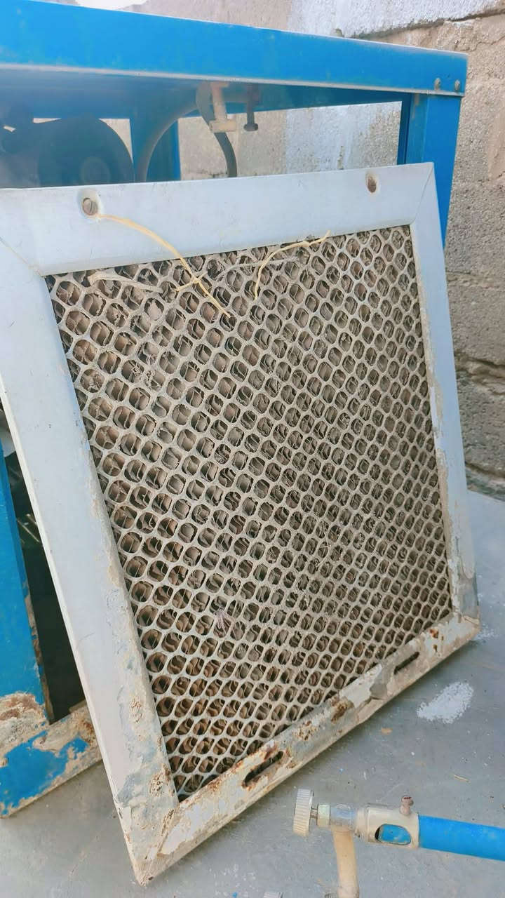 سلام وعليكم مبردة البيع شقالة بيبان كراتين وليف شرط هوة ثلج وسرعتين وياهة برميل  مال الماء #بوري طول سبعة متر يرهم مال مي يرهم مال سقف يرهم عامود كهرباء  # اليردهن يتصل عل رقم ***********
