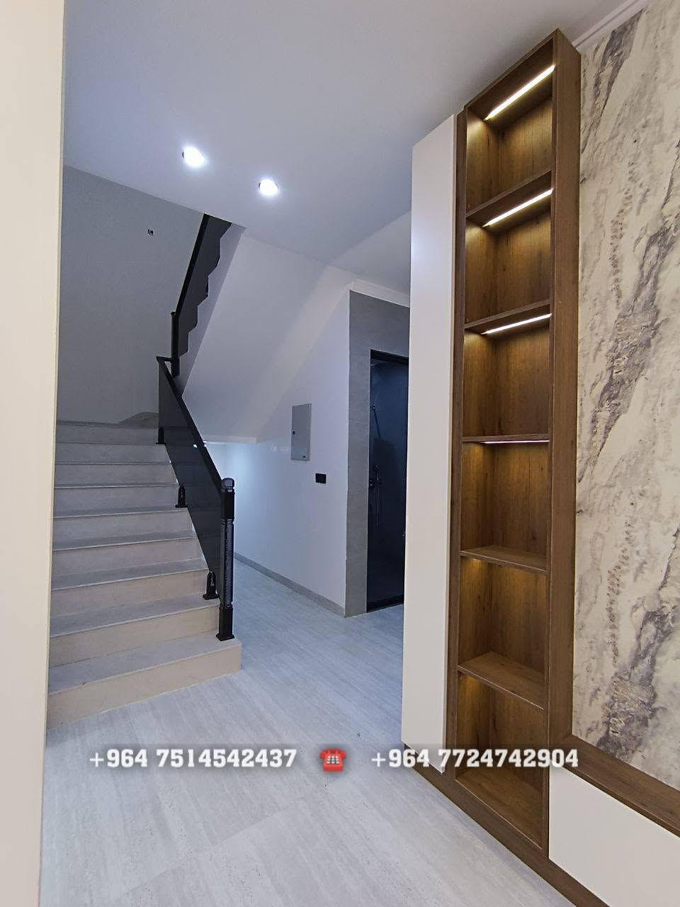 ✨ منزل مودرن فاخر للبيع في أرقى مواقع أربيل – 32 بارك (المربع الأول) ✨

فرصة سكنية واستثمارية استثنائية في موقع استراتيجي مميز مقابل امباير ودريم ستي مباشرة!

📍 موقع العقار والمميزات:
المنطقة: 32 بارك – المربع الأول.
الموقع: موقع ركن مميز، يقع على شارع 20م ومقابل شارع 20م.

الخدمات: أمامه مباشرة مركز تسوق متكامل يلبي كافة احتياجات العائلة.

🏡 مواصفات وتقسيم البيت (ديزاين مودرن):
عدد غرف النوم: 4 غرف نوم (3 منها سويت).
الطابق الأول: غرفة نوم + استقبال فاخرة + صالة معيشة.
الطابق الثاني: 3 غرف نوم (جميعها نظام سويت).

المرافق والمساحات:
مطبخ واسع جداً بنظام (حار وبارد).
حديقة منظمة + كراج للسيارة.
مجموعة صحيات بتشطيبات حديثة ومكتملة.

📜 الوضع القانوني:
طابو صرف (جاهز للتحويل المباشر).
يسجل رسمياً باسم أي شخص يحمل الجنسية العراقية.

📲 للاستفسار أو لتحديد موعد للمعاينة:
يرجى الاتصال أو التواصل عبر الواتساب على الارقام:
***********
*********** أربيل, العراق
