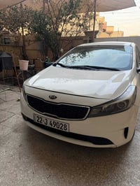 فورتي ٢٠١٧ للبيع ماشية ٧٥ الف بسعر ١١٥ حادث خفيف بدون ودواخل ولا ايربا...