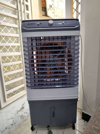 كنفيرة جديدة سعرهة بالسوك 150 ابيع ب 100 الف قفل  07715454259